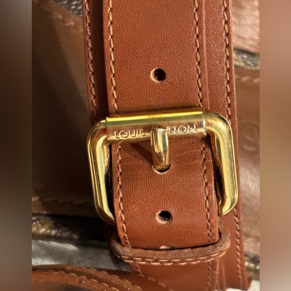 Louis Vuitton  Slide Sandals  size (37- 7) Sorry NO BOX - Picture 7 of 17